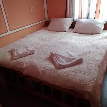 Konukevi тороманова къща Koprivştitsa